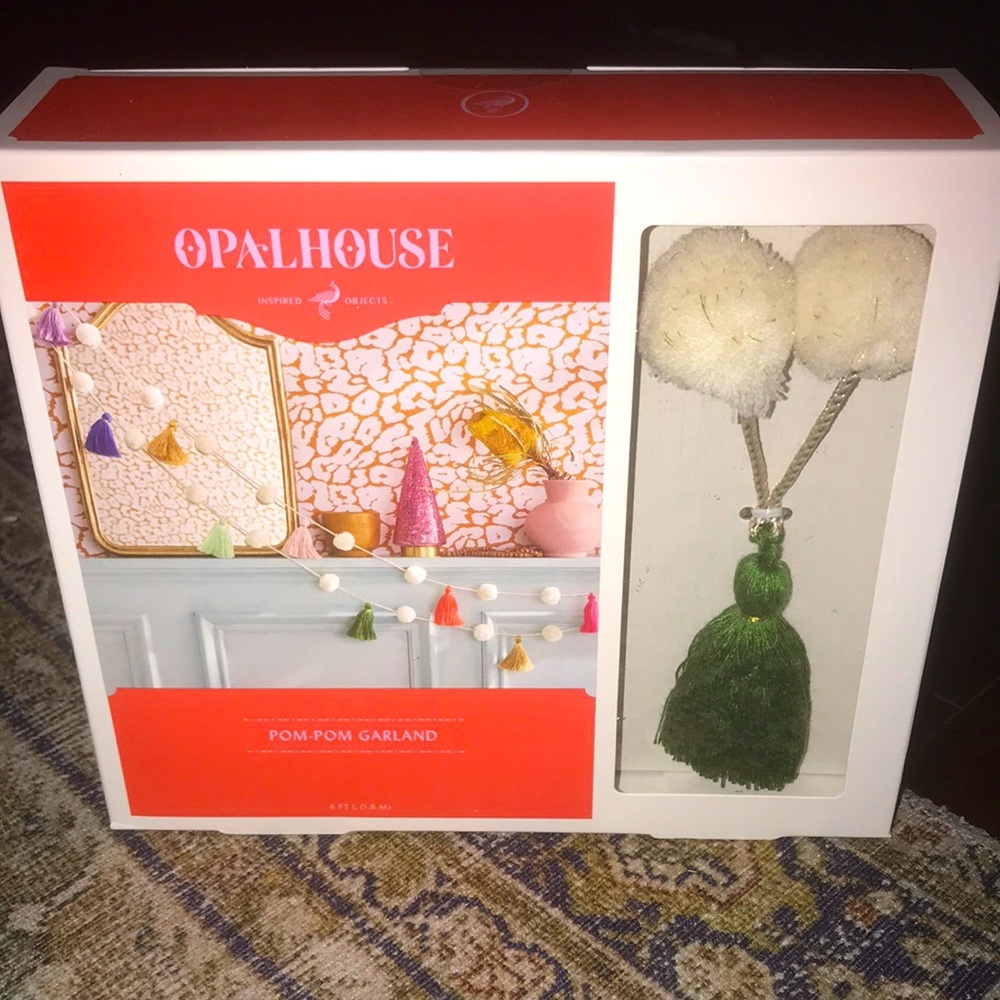 Opalhouse Pom Pom Garland